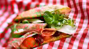 Kobia-mat-salami-italiensk-smörgås